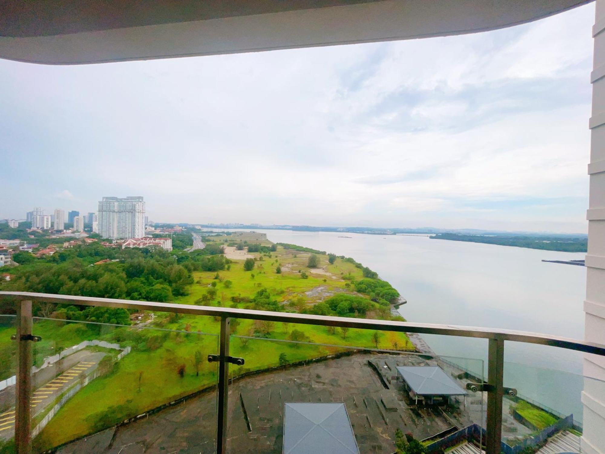 Gyden Staycation #Country Garden Danga Bay Johor Bahru Esterno foto